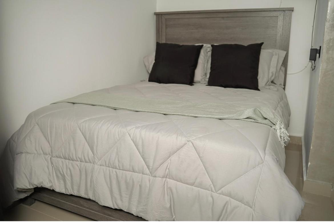 North Breeze Guest House 1 莱维顿 外观 照片